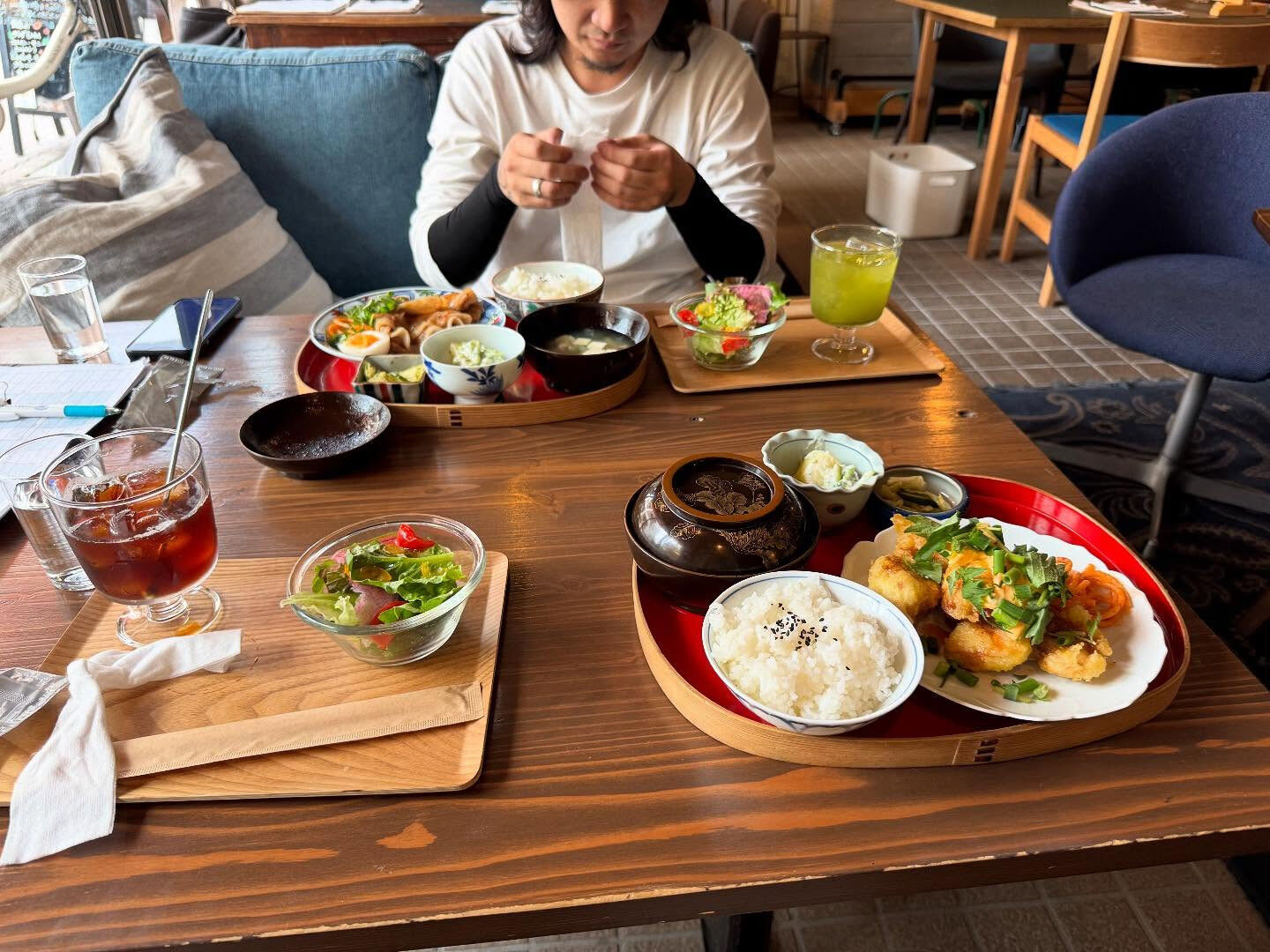 今日はアーリーアロー近くのカフェ「シカク」でランチミーティン